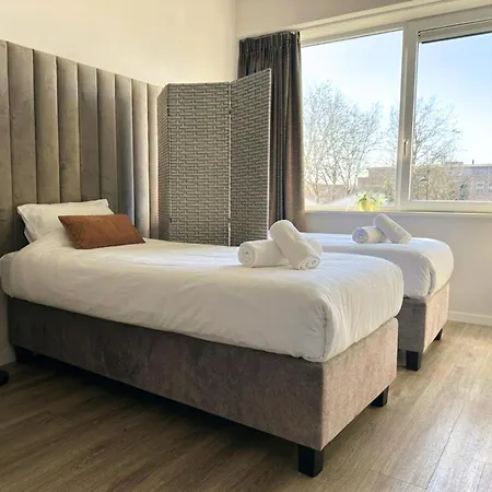 Διαμέρισμα Private Room In Raamsdonksveer, Business Stays Raamsdonksveer
