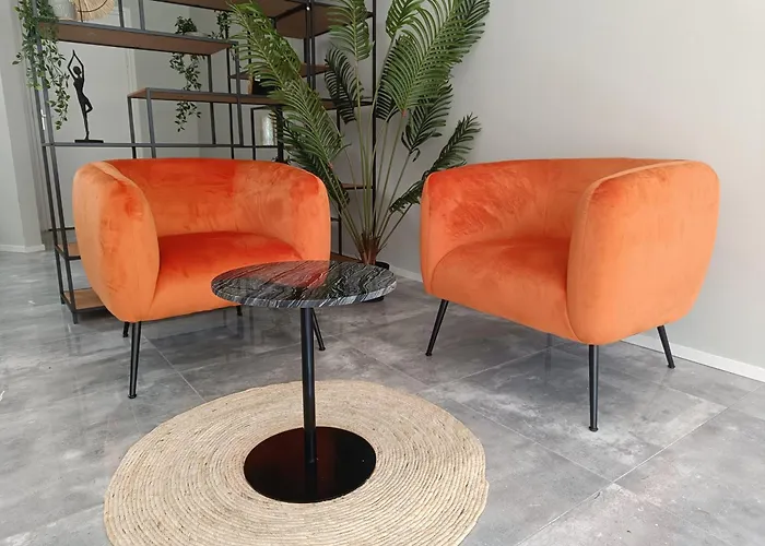 Chic W Bathroom & Kitchen *