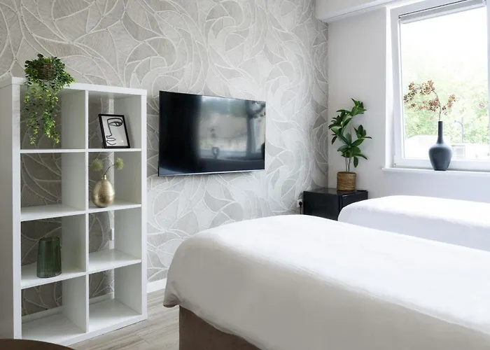 Chic W Bathroom & Kitchen *