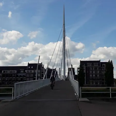 Chic W Bathroom & Kitchen 아파트 *