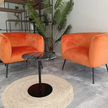 Chic W Bathroom & Kitchen *