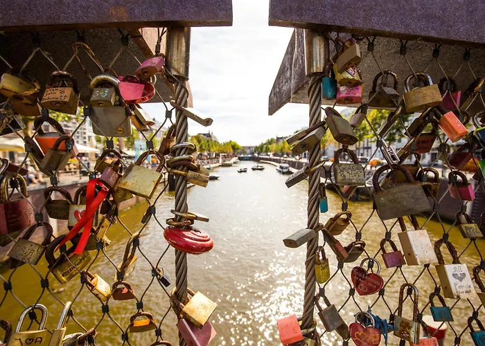 Apartment Chic W Bathroom & Kitchen Raamsdonksveer